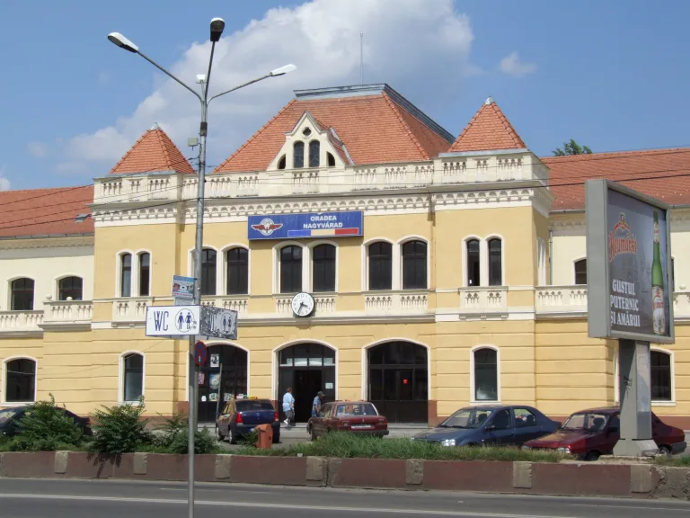 Clădirea gării din Oradea