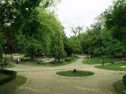 Alee din Parcul Petőfi Sándor din Oradea